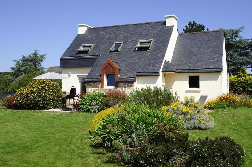 Nice Holiday Home With Beautiful Garden, Paimpol Exterior photo